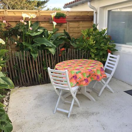 Petite Maison Dans Le Jardin Ars-en-Ré Esterno foto